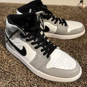 Air Jordan 1’s Grey Smoke